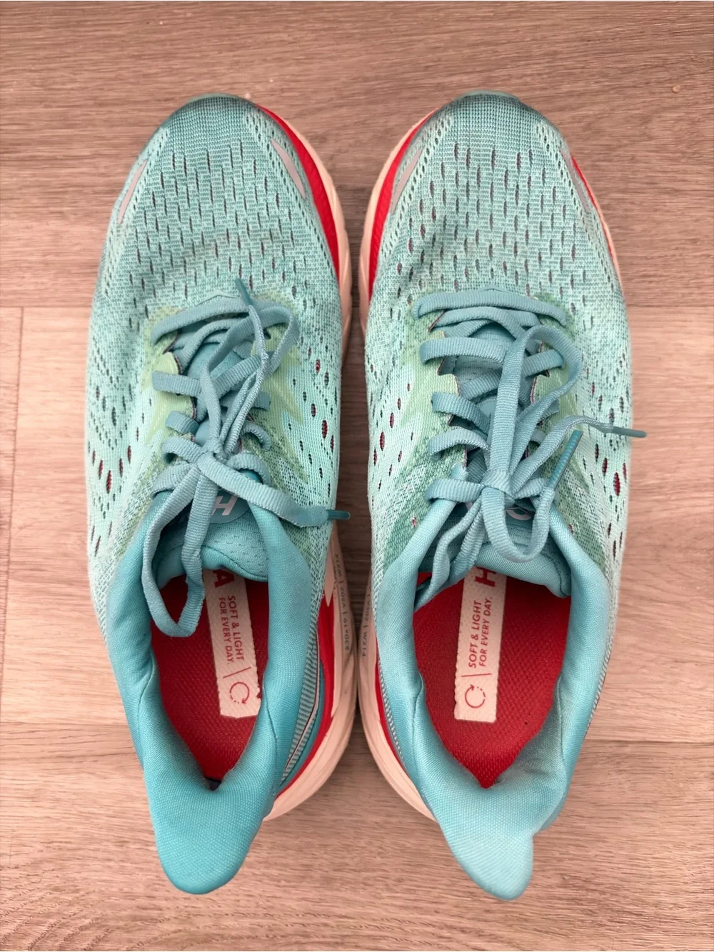 Hoka Clifton 8 Running Shoes women’s size 7